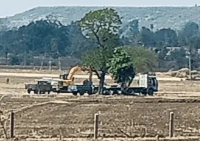 ग्यारसपुर के किस गांव में बिना अनुमति चल रहा अवैध उत्खनन, खेत में चल रही पोकलेन मशीन ने मचाया हड़कंप