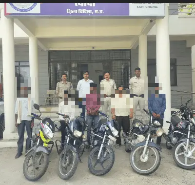 त्योंदा पुलिस की बड़ी कार्रवाई: चोरी की 5 मोटरसाइकिलें बरामद, आरोपियों से 2 लाख की संपत्ति जब्त