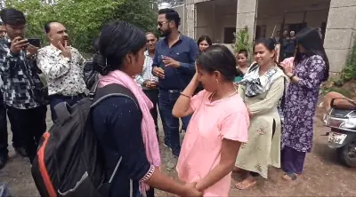 5 महीने बाद बेटी से मिली 'सुजाता', आंखों से छलके खुशी के आंसू – मंदसौर की अनामिका फाउंडेशन ने किया कमाल!