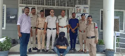 सांची पुलिस का बड़ा एक्शन: सलामतपुर तिराहे पर ₹20,000 के गांजे के साथ तस्कर गिरफ्तार, बाइक भी जब्त