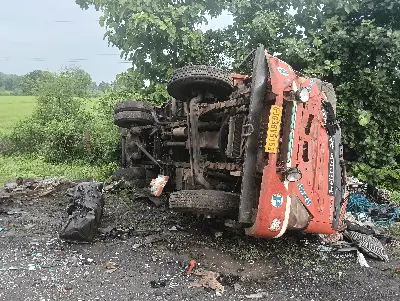 भीषण सड़क हादसे से दहल गया NH-146, दो ट्रक ड्राइवरों की मौके पर ही मौत