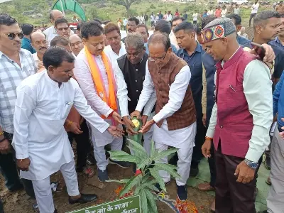 सांची में पर्यावरण क्रांति: केंद्रीय मंत्री शिवराज सिंह चौहान ने किया 'नमो वाटिका' का लोकार्पण