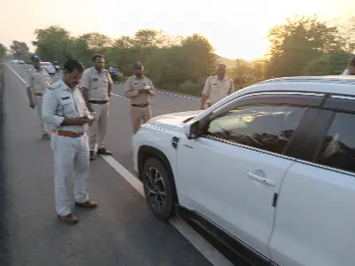 बिना हेलमेट, लाइसेंस और परमिट वालों की खैर नहीं, सांची पुलिस की ताबड़तोड़ कार्रवाई!