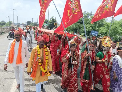 भक्ति की लहरों पर सांची: दो किलोमीटर लंबी चुनरी यात्रा ने रचा इतिहास!
