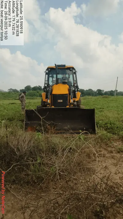 वन विभाग की दबंगई: JCB छीनने की कोशिश नाकाम, रेंजर ने सर्विस रिवाल्वर से किए दो हवाई फायर