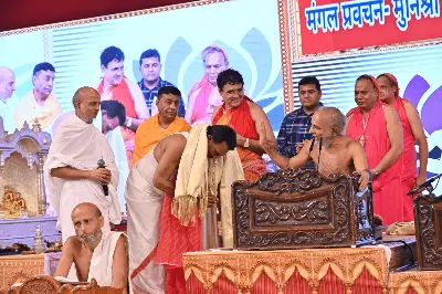 गुरुभक्ति का असली मंत्र: हृदय में आस्था, आचरण में आदर्श! मुनि श्री प्रमाणसागर महाराज ने बताया 'शिष्यत्व' का सार