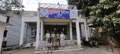 🚨 ट्रैक्टर से कुचलने की कोशिश: गोवर्धन पूजा पर विवाद, बाप-बेटे ने किया जानलेवा हमला! 🤬