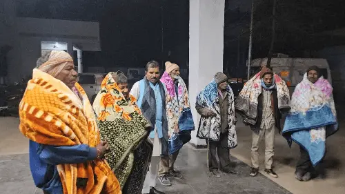 कड़ाके की ठंड में 'मसीहा' बने अध्यक्ष पप्पूरेवाराम: आधी रात को सड़कों पर उतरकर ओढ़ाए 'उम्मीद के कंबल'