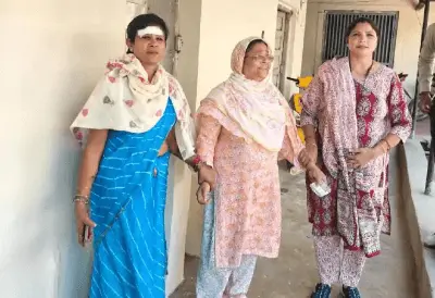 भोपाल PWD में लोकायुक्त का छापा: रिटायरमेंट की फाइल आगे बढ़ाने के लिए महिला कर्मचारी मांग रही थी रिश्वत, रंगे हाथ गिरफ्तार