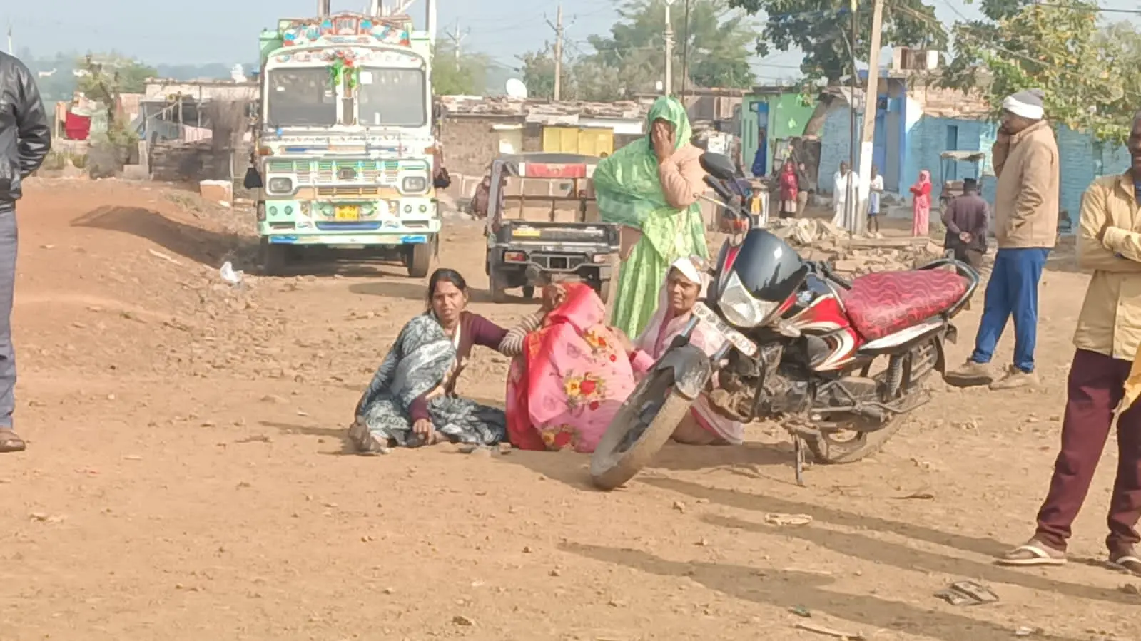 काली पठार पर अज्ञात व्यक्ति की हत्या, शव झाड़ियों में मिला