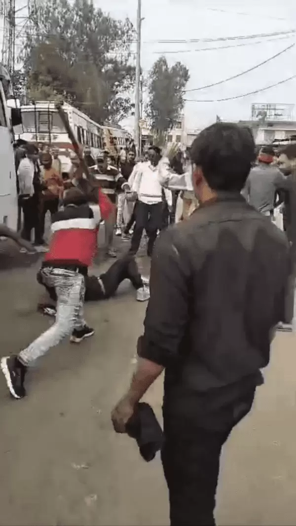 बस स्टैंड पर बोरी को लेकर विवाद: मारपीट में कंडक्टर और सवारी के खिलाफ मामला दर्ज