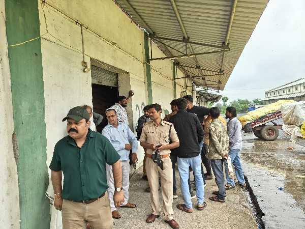 गंजबासौदा के मूंग खरीदी केंद्र पर बड़ा फ्रॉड,SDM और प्रशासनिक टीम का छापा