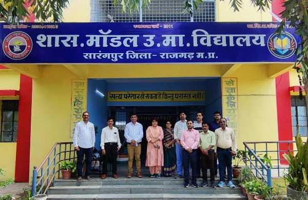 मॉडल स्कूल में 'स्वच्छ गांव–सुरक्षित जलवायु अभियान' का शंखनाद: पत्रकारों, शिक्षाविदों और विद्यार्थियों ने भरी पर्यावरण संरक्षण की हुंकार