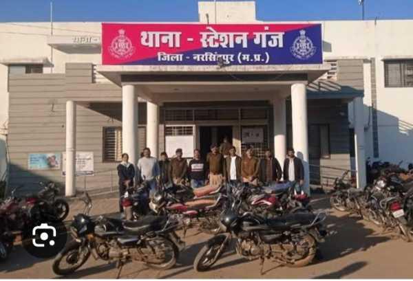नरसिंहपुर में 'जुए' का काला खेल: मासूमों के हाथों में थमाए नोट
